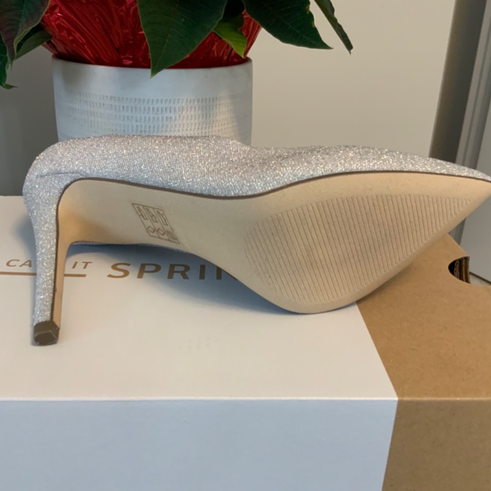 Pumps - Picture 9 of 10